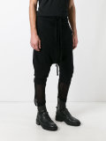 drop-crotch trousers 