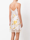 Décolleté night gown