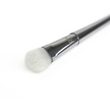 Real Techniques Bold Metals Oval Shadow Brush