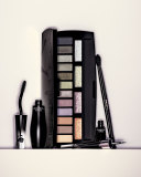 Limited Edition Auda[city] in London 16-Pan Eye Shadow Palette 