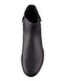 Pull-On Boot with Strap