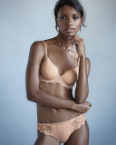 Amour 3D Plunge Bra