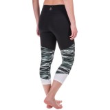 Balance Collection Push Printed Capri Leggings (For Women)