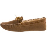 Minnetonka Sheepskin Softsole Slippers - Suede (For Men)