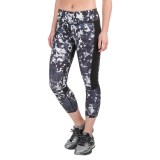 Layer 8 Printed Capri Leggings (For Women)