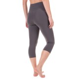 Yummie by Heather Thomson Compact Capri Leggings (For Women)