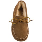 Minnetonka Sheepskin Softsole Slippers - Suede (For Men)